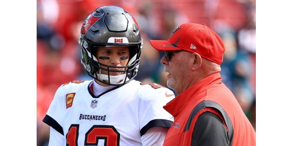 Bruce Arians, de 69 años, anuncia su segundo retiro